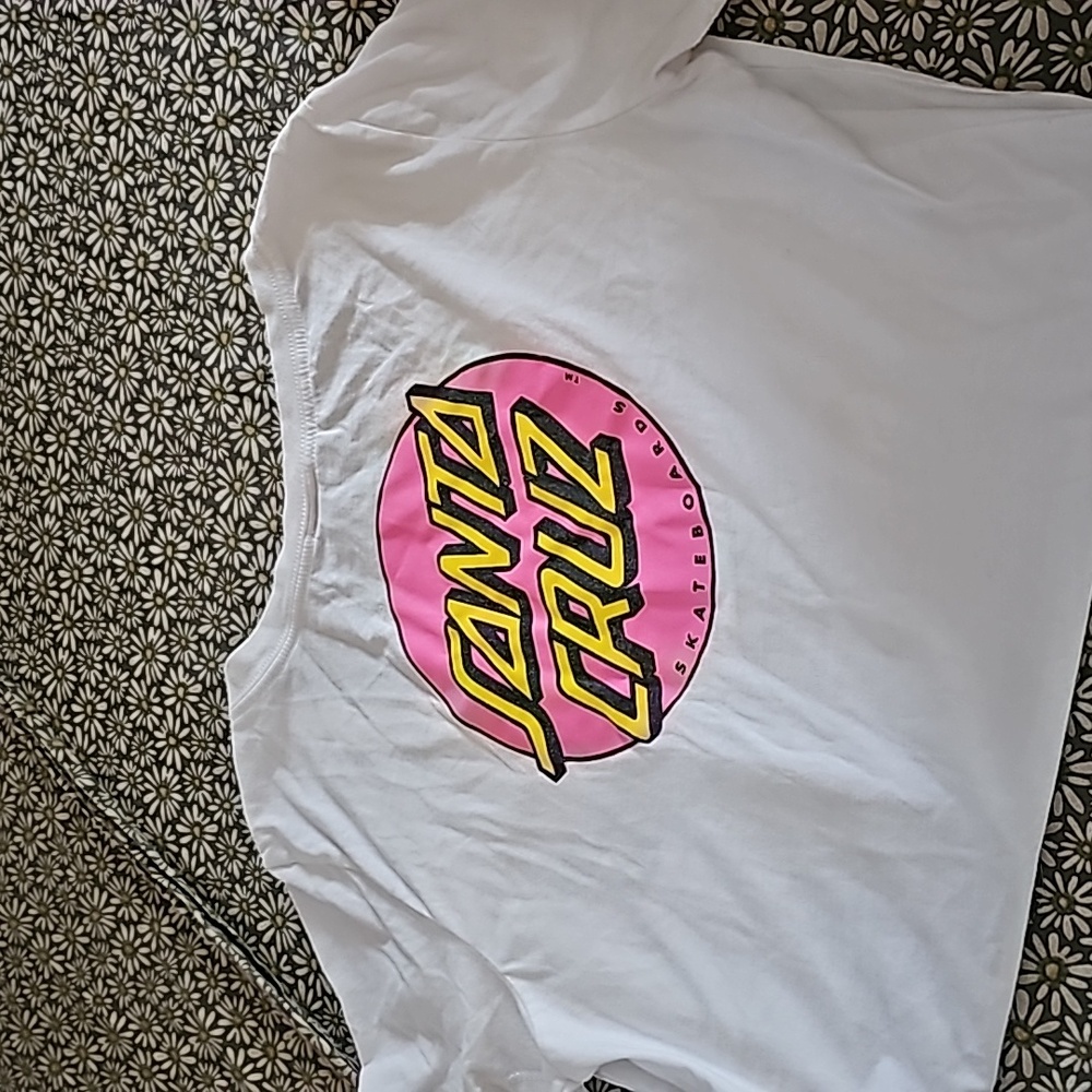 XL Santa Cruz v neck t shirt womens - Picture 2 of 3